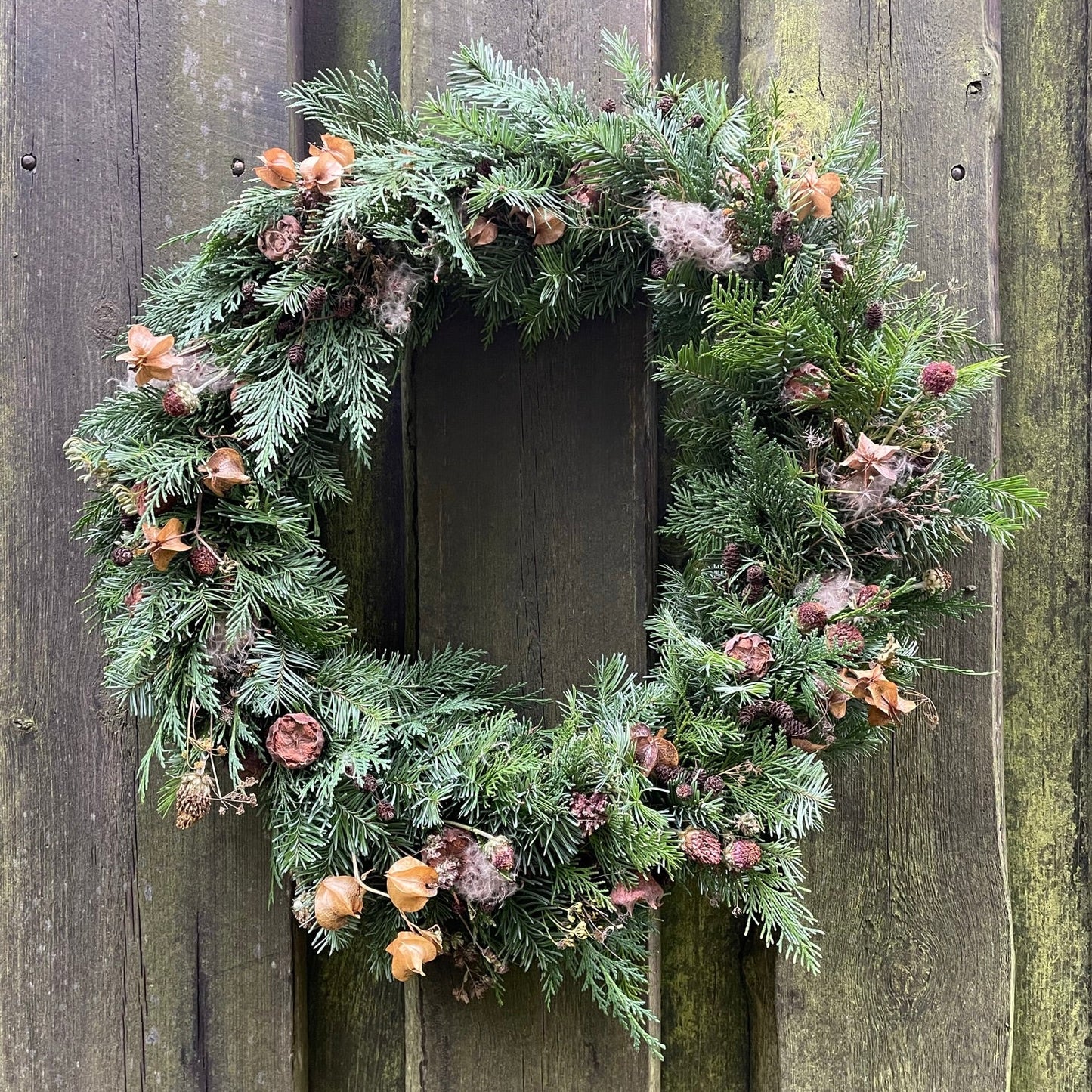 WORKSHOP 🌿 Bind en smuk udendørskrans til af naturens økologiske materialer